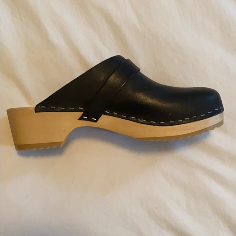 Hasbeen Swedish clogs in black leather
